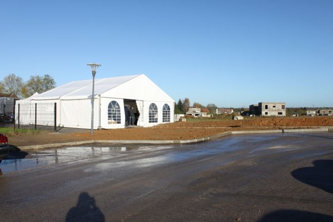 Location de tente avec plancher de 100m² à Isneauville en Normandie